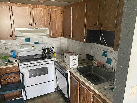 3rd image of 163 Tuscany Ln #C
