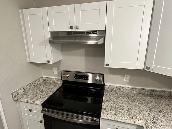 5th image of 820 Edith St