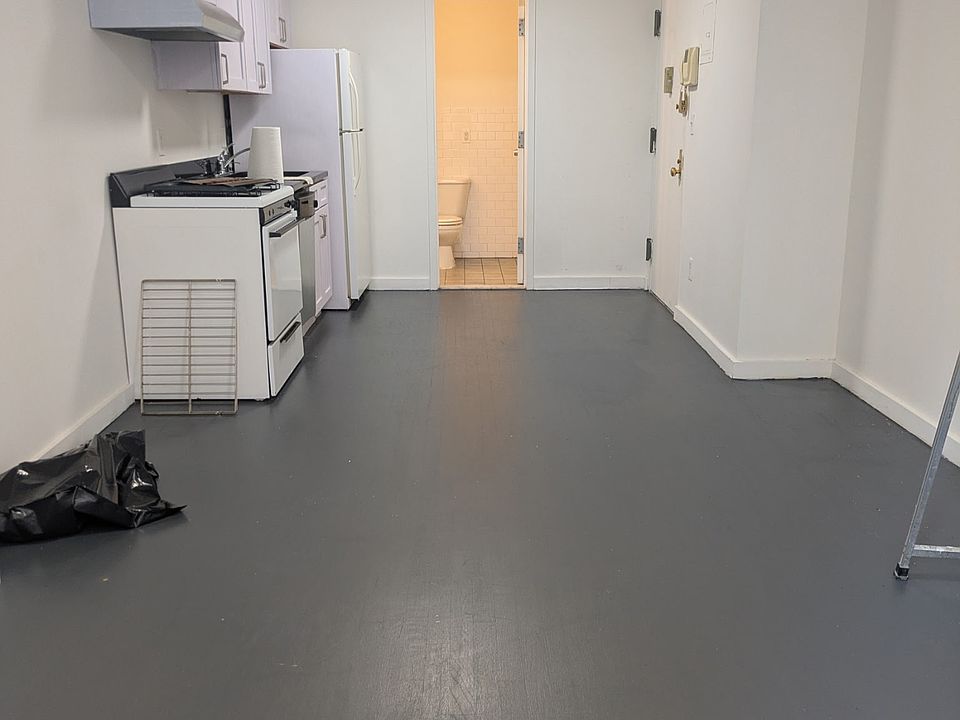1st image of 204 Livingston St APT 22