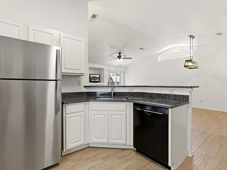 8400 Cedarcroft Rd NW — Photo 6