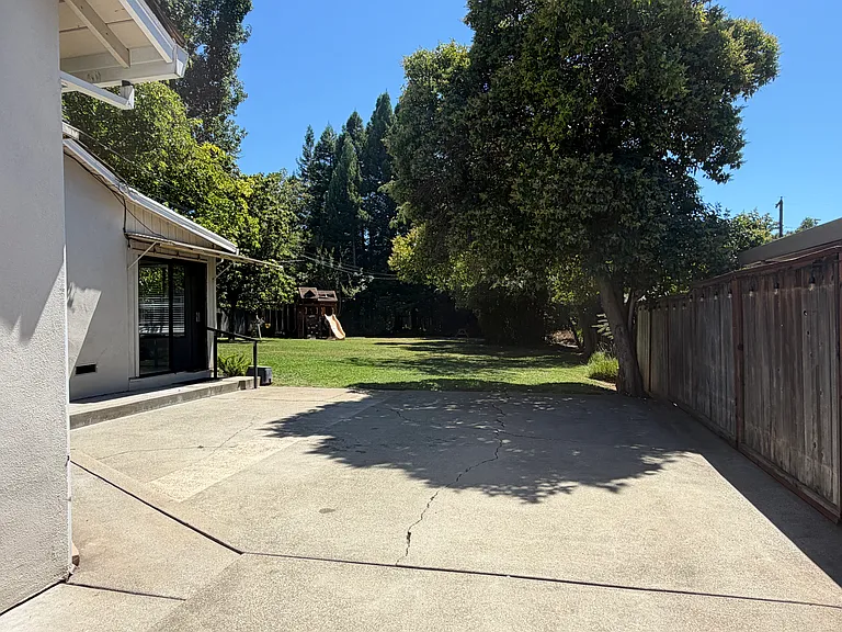 1101 Los Molinos Way — Photo 17
