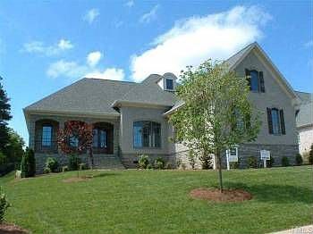 2nd image of 402 Broadwing Way
