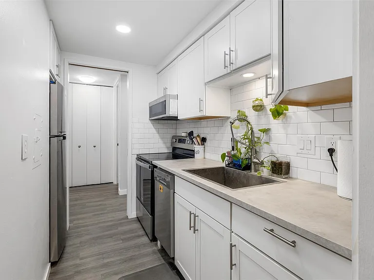 8200 E Jefferson Ave #506 — Photo 15