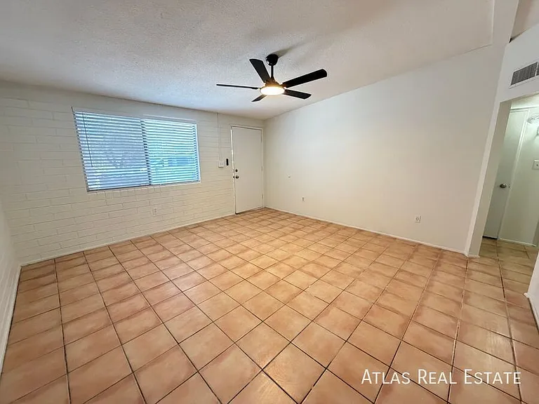3247 N Sycamore Ave — Photo 9