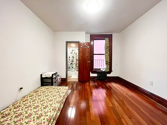 Rented by Bond New York | media 9