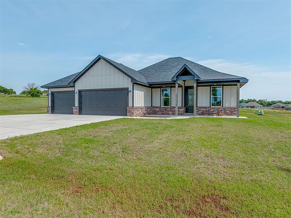 1918 Olive Ave, Tuttle, OK 73089 | Zillow