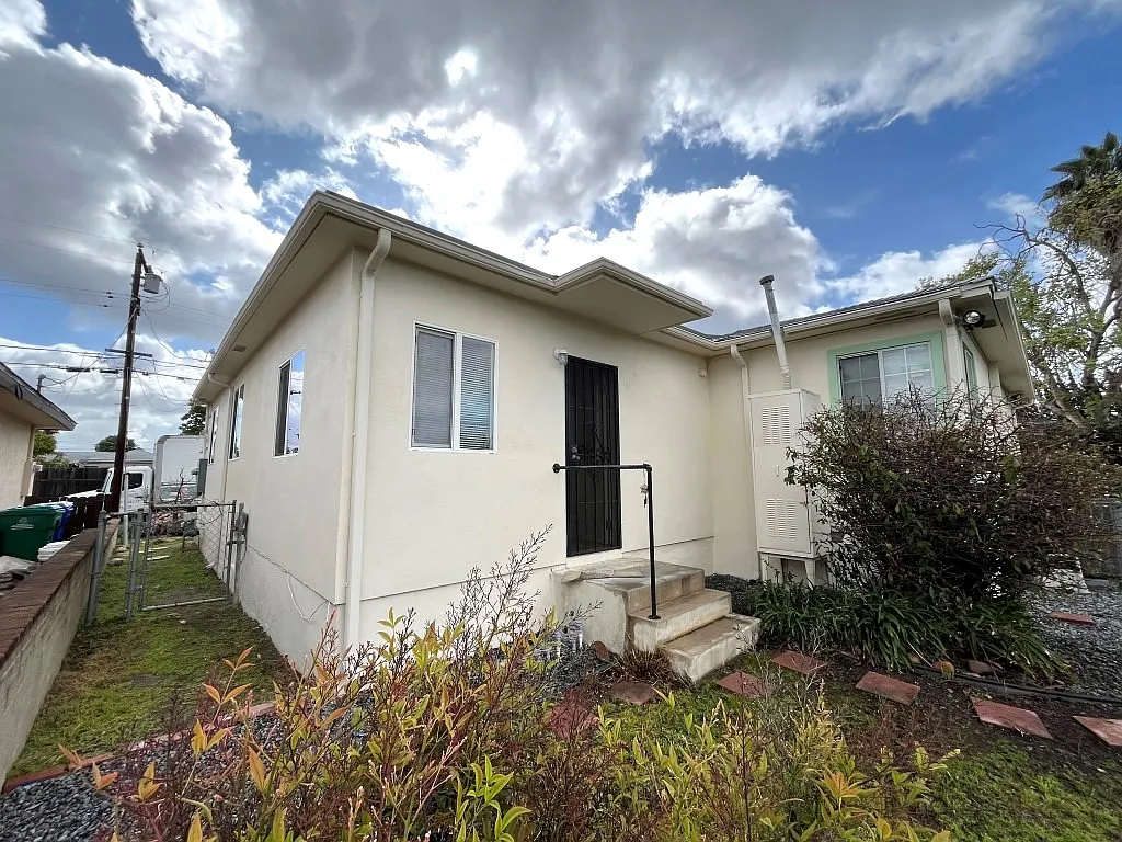 3 bed, 1514 sqft, $4,100 — Photo 3
