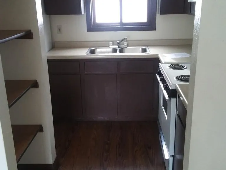 116 Silverwood Ave — Photo 4
