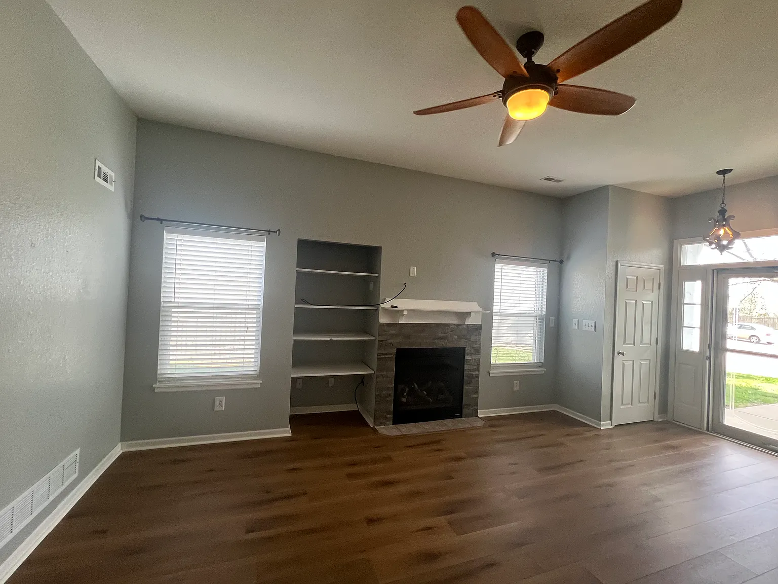 3 bed, 2.5 bath, 1494 sqft, $2,000 — Photo 4