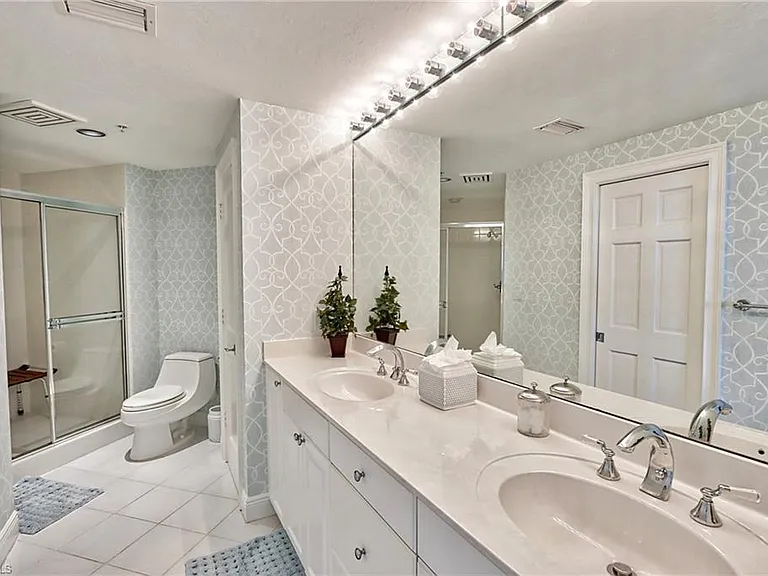 60 Seagate Dr #402 — Photo 19