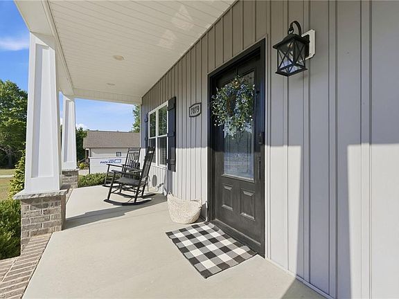 5th image of 7879 Eversfield Rd