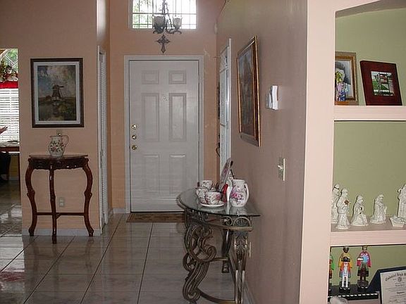 2nd image of 2669 Delcrest Dr