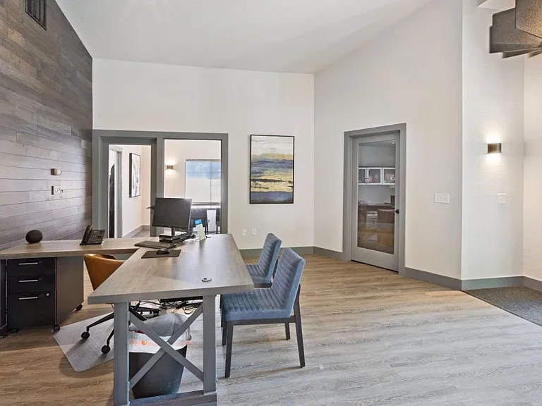 Alvista 23 Apartment Homes — Photo 8