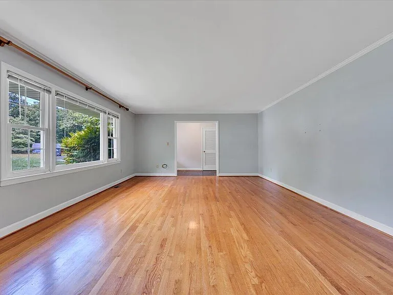 1814 Pelham Dr — Photo 5