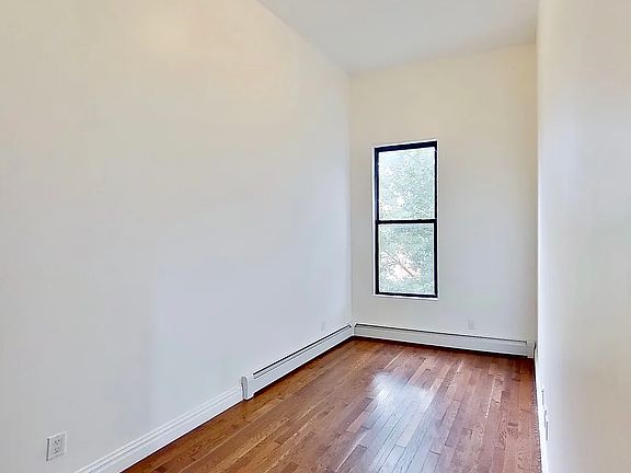 4th image of 447 Evergreen Ave #Penthouse 1