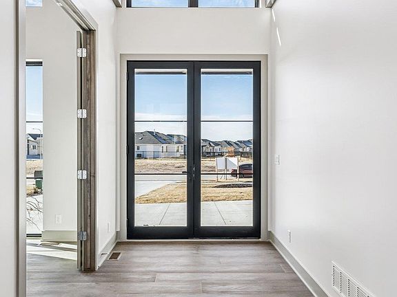 3rd image of 5763 Kestrel Pkwy