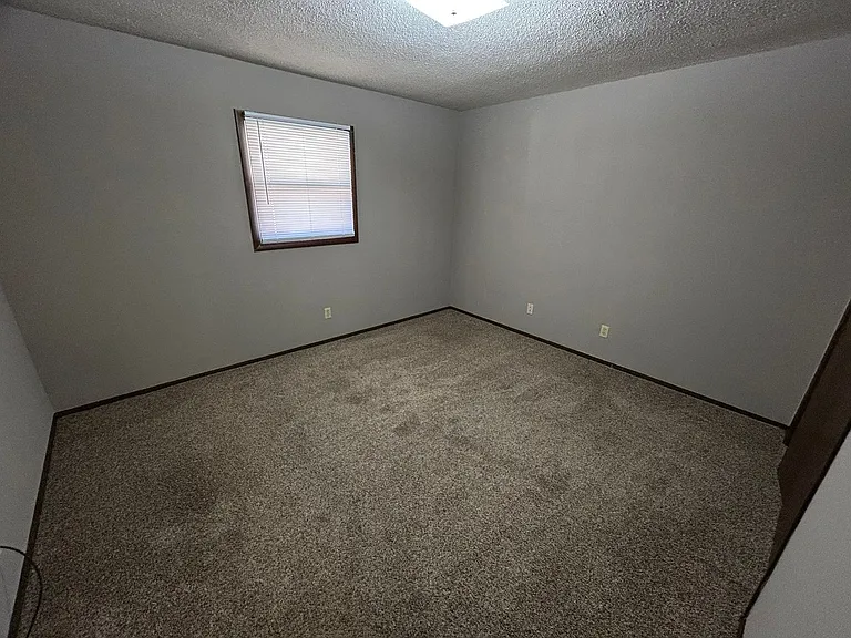 207 E Newkirk St — Photo 17