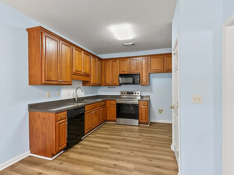 6402 Covington Villas Dr — Photo 5