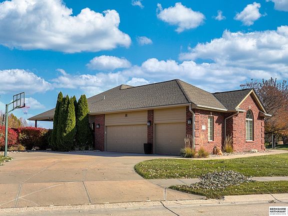 3rd image of 17112 Cypress Dr