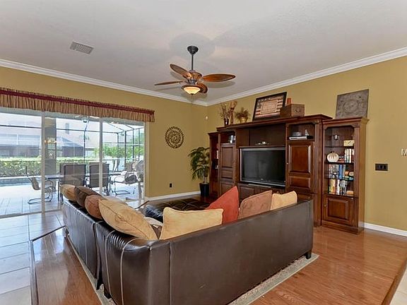5th image of 1233 Carriage Park Dr