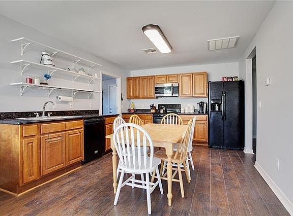 5th image of 1264 Foy St