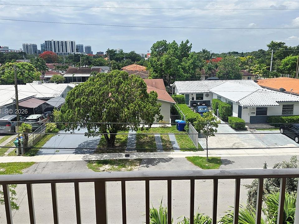 1st image of 2441 SW 31st Ave APT 207
