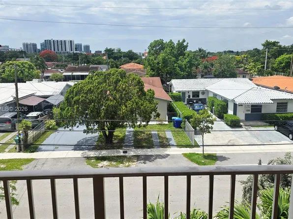 2441 SW 31st Ave APT 207, Miami, FL 33145