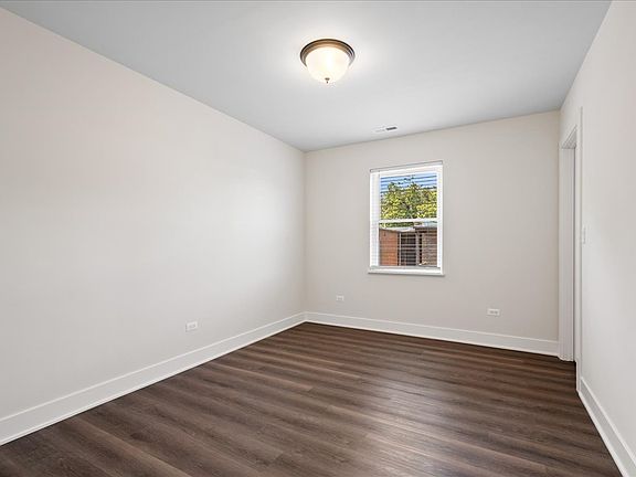 5th image of 2314 W Arthur Ave #4
