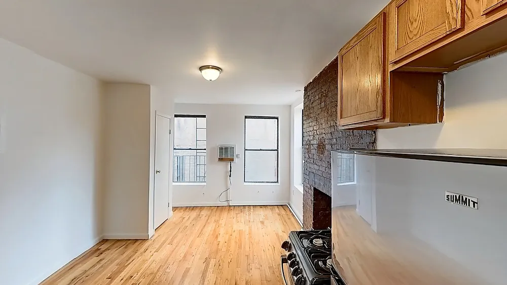 Building Photo - 76 E 1st St #4C