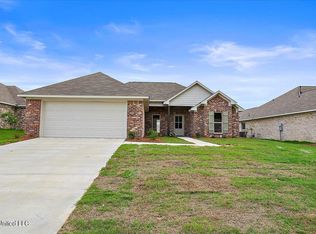 566 Silver Hill Dr, Pearl, MS