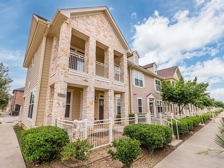 The District At Cypress Waters - Parson's Green — Photo 75
