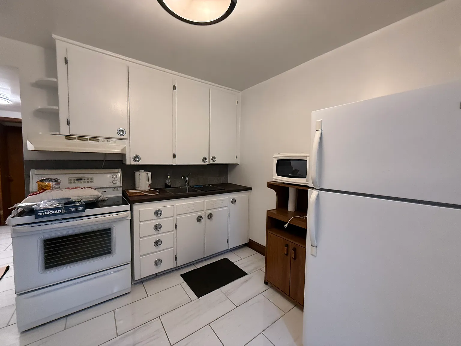 2 bed, 800 sqft, $1,975 — Photo 4