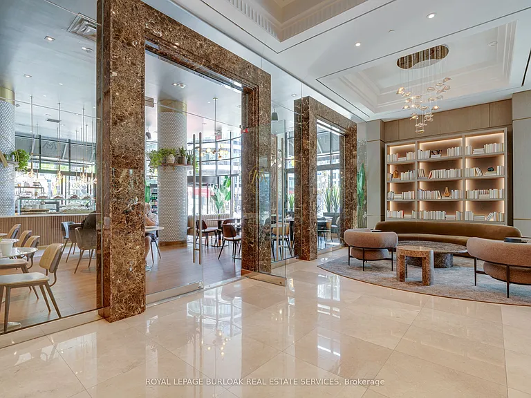 350 Wellington St W #M20 — Photo 30
