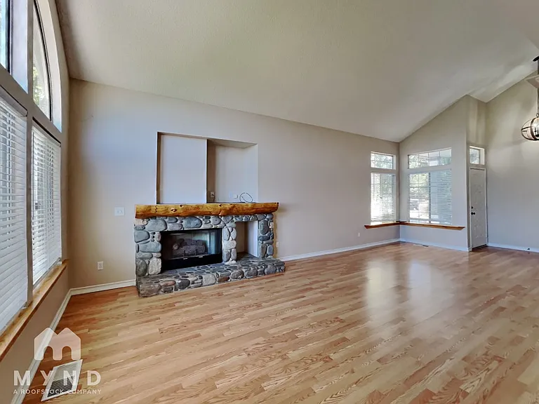 1576 Reno View Dr — Photo 3