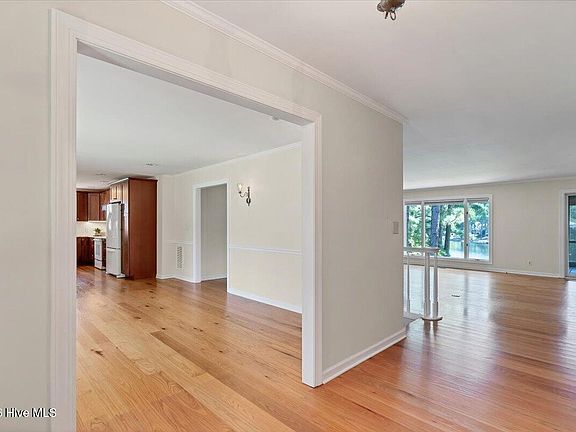5th image of 154 Pine Lake Drive