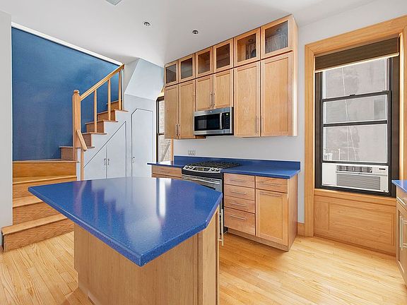 4th image of 44 W 96th St APT 2C