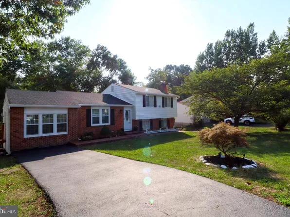 8206 Oakglen Rd, Manassas, VA 20110