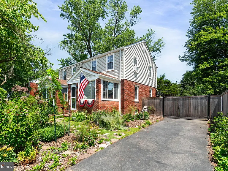 6011 Williamsburg Rd — Photo 4