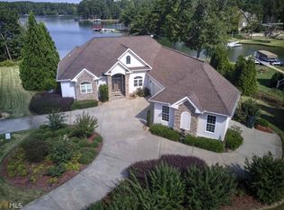 2080 Clearwater Dr, White Plains, GA 30678