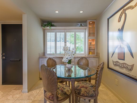 2nd image of 103 Vista Del Lago