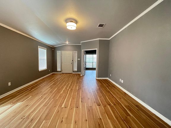 3rd image of 600 Lakemont Dr