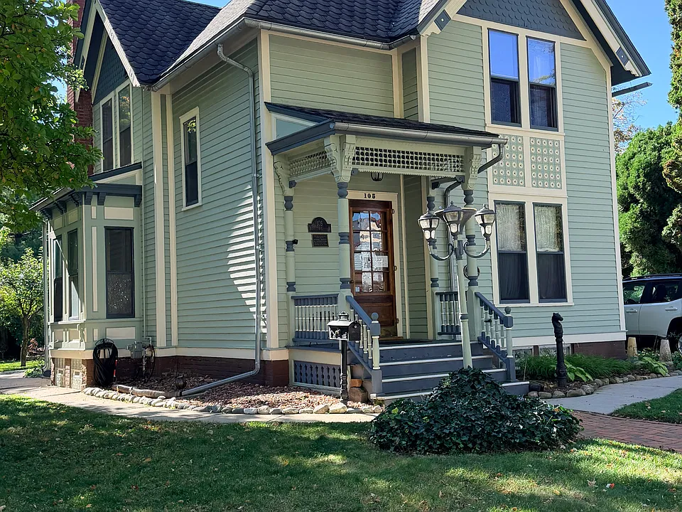 105 Lincoln St