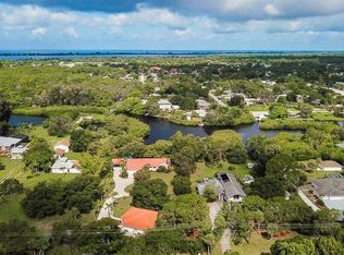 140 S Oxford Dr, Englewood, FL 34223