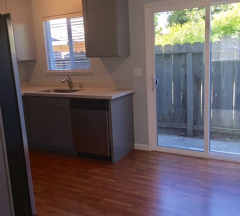 kitchen eating area