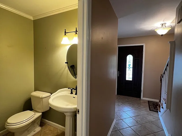75 Plymouth Cir — Photo 25