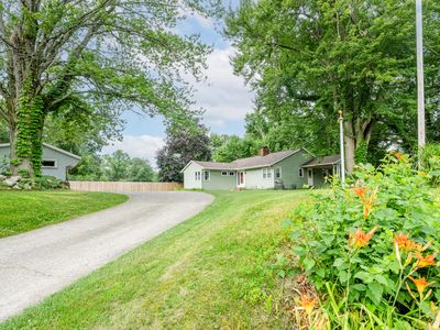 1738 W Marquette Woods Rd, Stevensville, MI, 49127