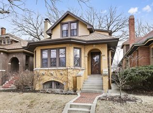5709 N Virginia Ave, Chicago, IL 60659