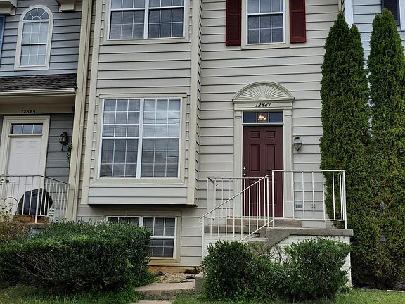 3rd image of 12887 Hyannis Ln