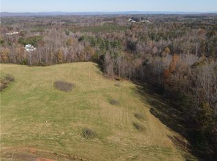 Carson Oaks Ln, Pilot Mountain, NC 27041