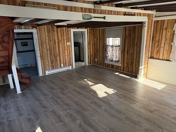 2nd image of 15 6th St #2